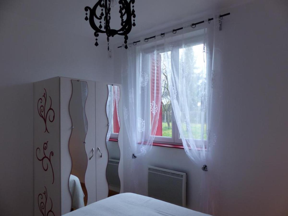 Maison Renovee Avec Cour Privee, Proche De Gannat, 3 Chambres, Animaux Acceptes, Equipements Modernes. - Fr-1-489-37 Poezat Εξωτερικό φωτογραφία